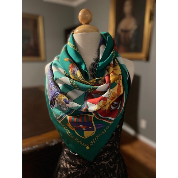 HERMES SCARF Chocs En Plumes Green Vintage Gorgeous Silk ๐ฏ AUTHENTIC - Picture 13 of 16